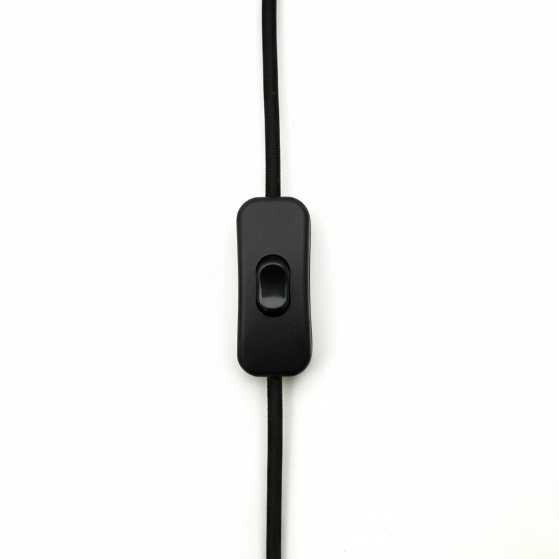 Czarny kabel w oplocie